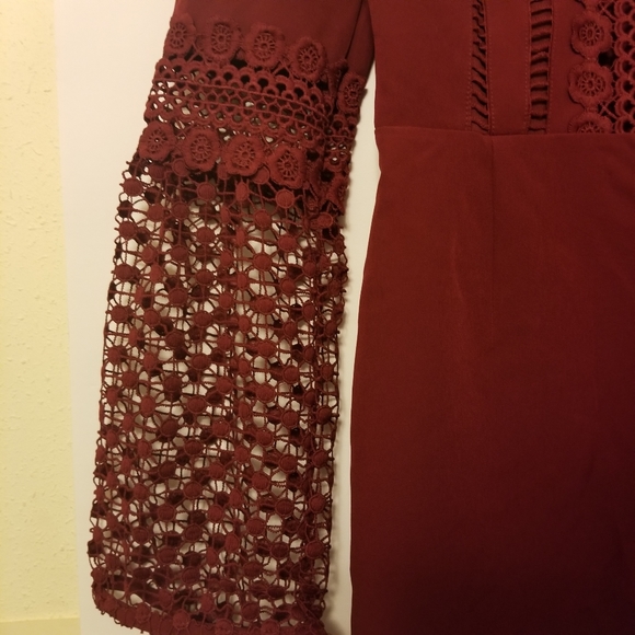 Burgundy lace dress. - Picture 4 of 8